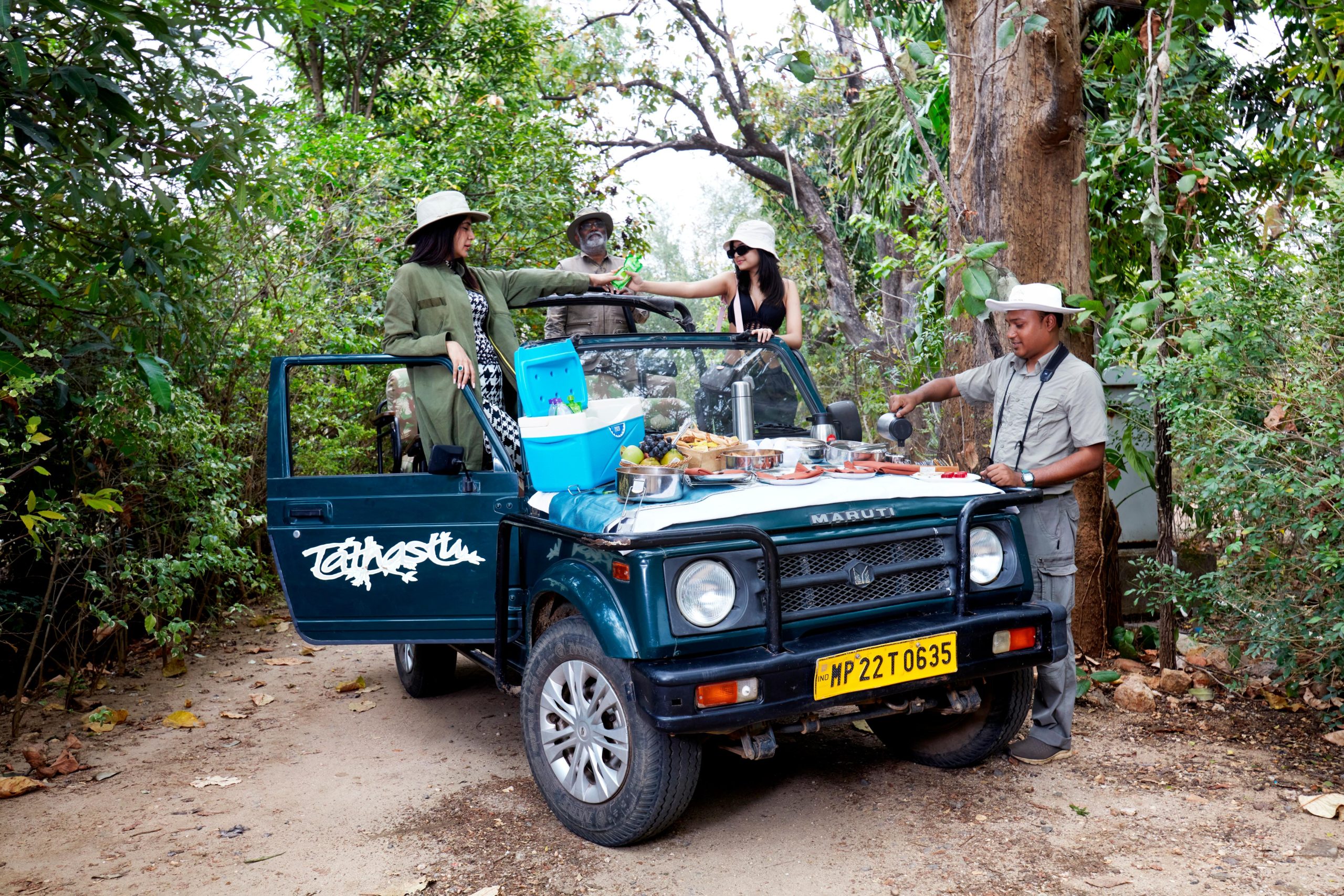 Safari - Breakfast on Bonnet 2